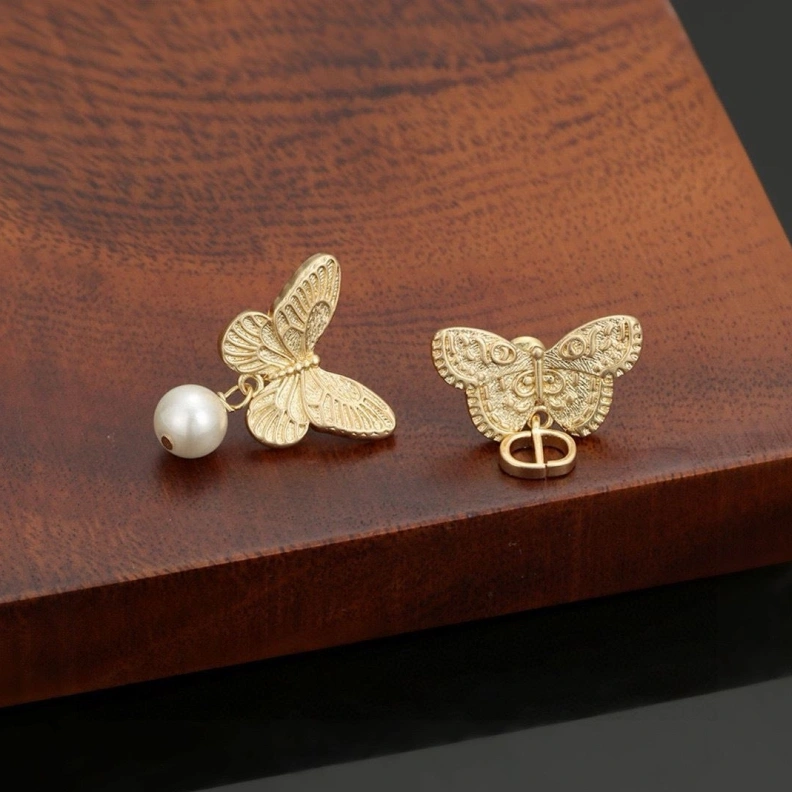 Trendsetting Christian Dxxr Earrings 293954