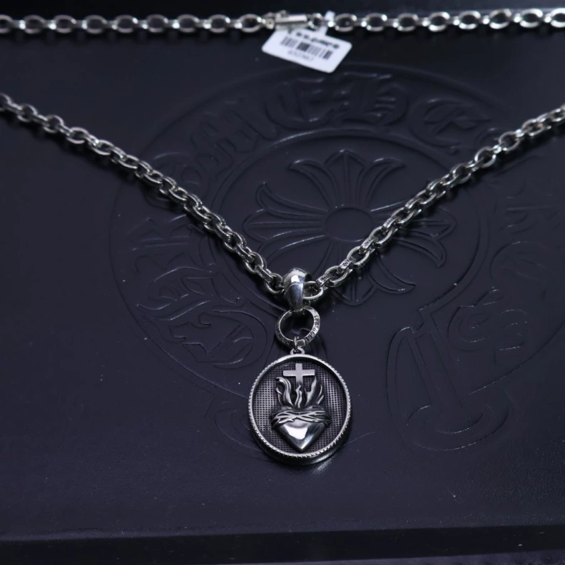 Cozy Chrxmx Hxxrts Necklaces 296176