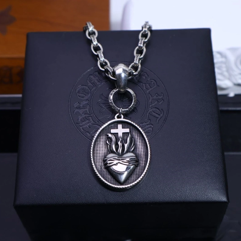 Cozy Chrxmx Hxxrts Necklaces 296176
