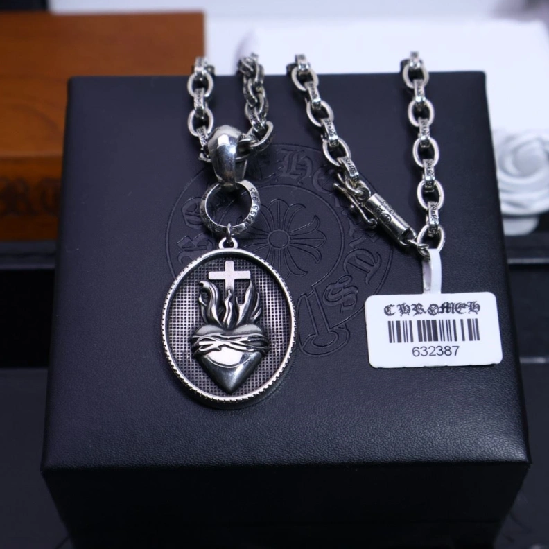Cozy Chrxmx Hxxrts Necklaces 296176