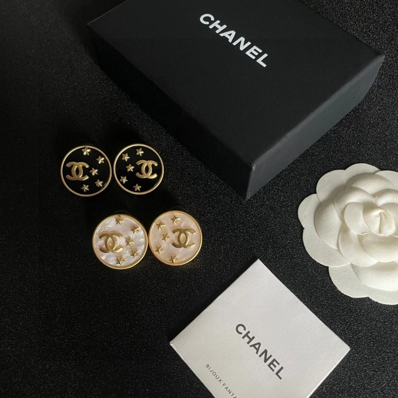 Stylish Chxnxl Earrings 284538