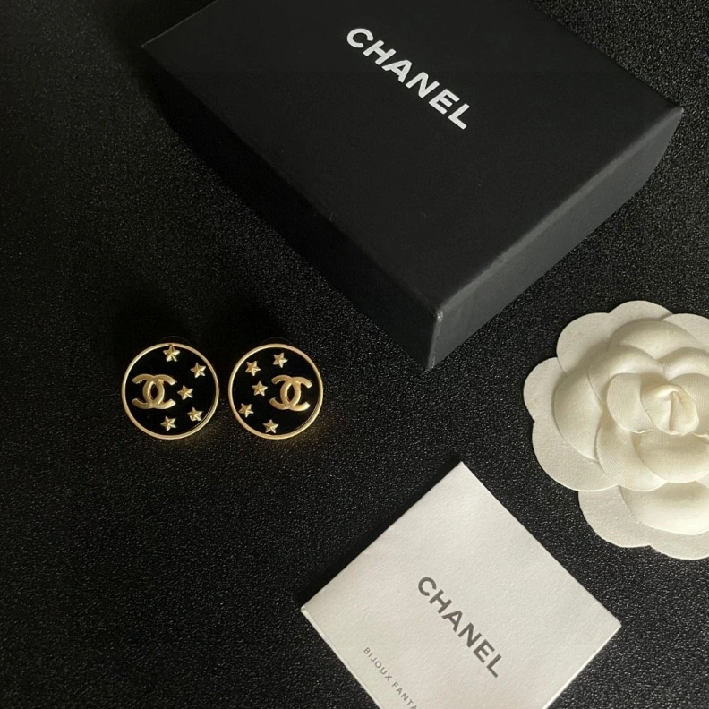Stylish Chxnxl Earrings 284538