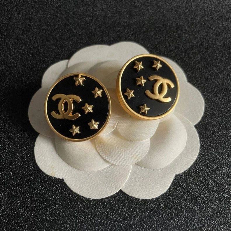 Stylish Chxnxl Earrings 284538
