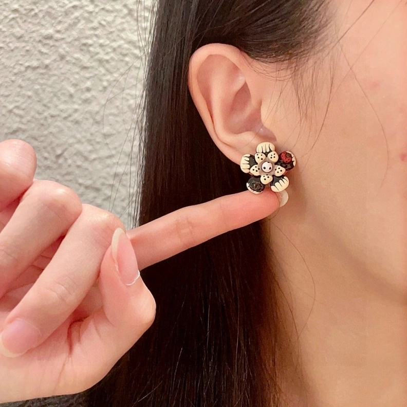 Vibrant Chxnxl Earrings 284522