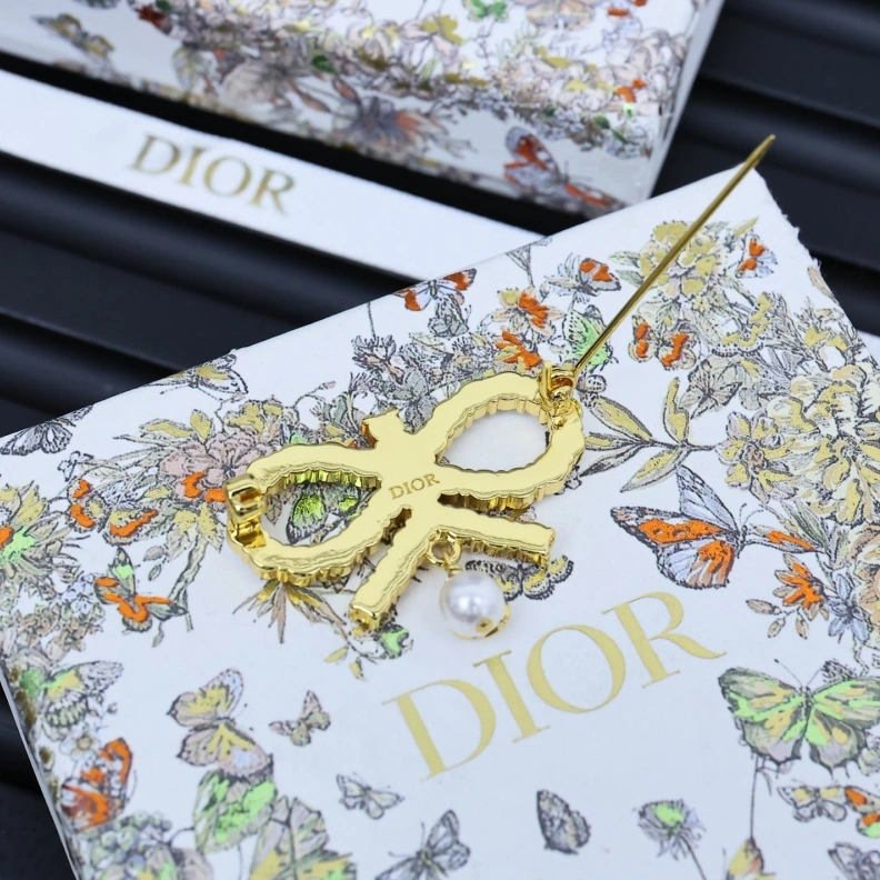 Christian Dxxr Brooches Classic 293986