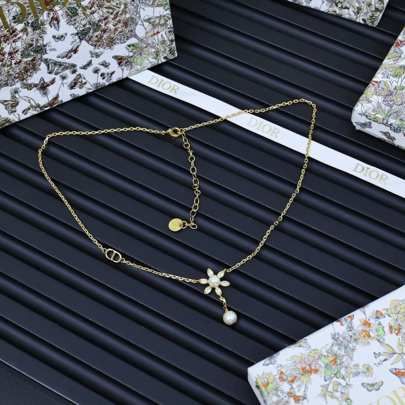 Christian Dxxr Necklaces Sleek 293772