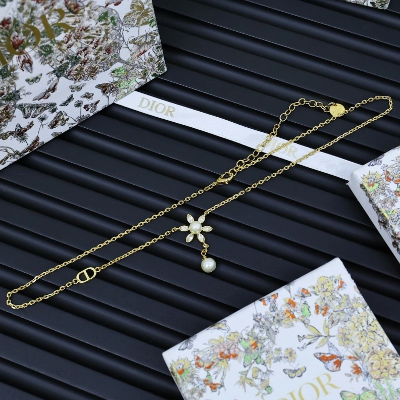 Christian Dxxr Necklaces Sleek 293772