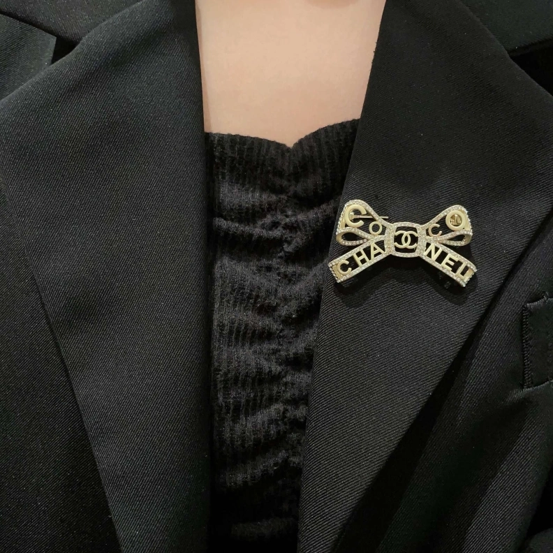 Soft Chxnxl Brooches 284665