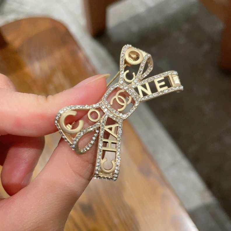 Soft Chxnxl Brooches 284665
