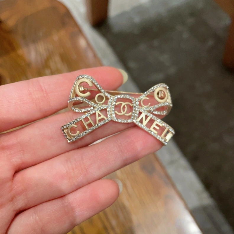 Soft Chxnxl Brooches 284665