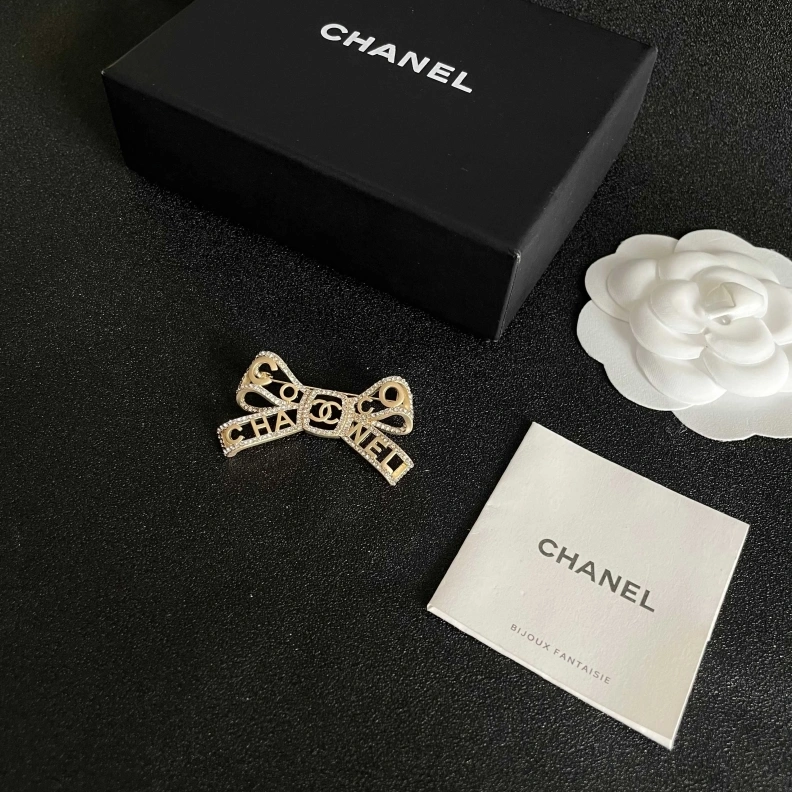 Soft Chxnxl Brooches 284665