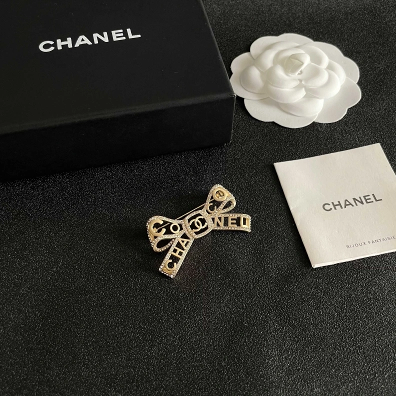 Soft Chxnxl Brooches 284665