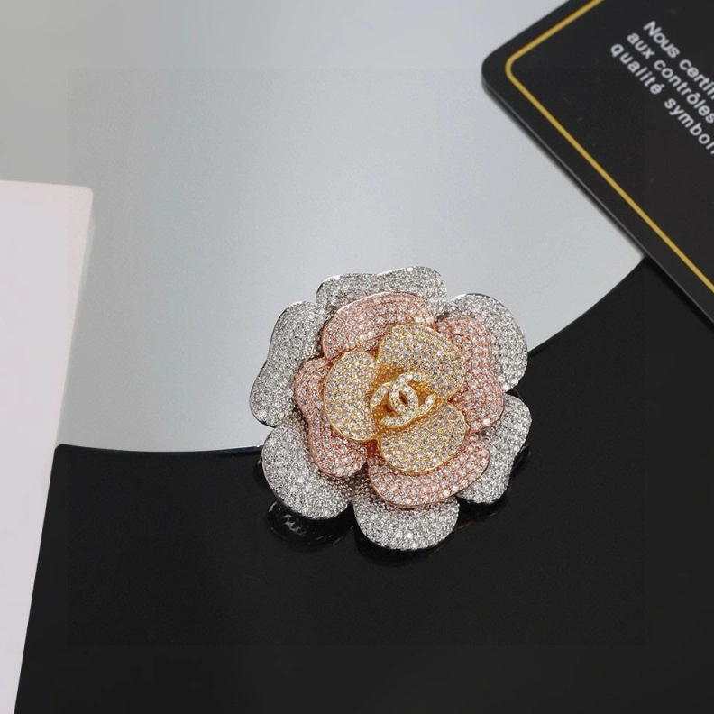 Bold Chxnxl Brooches 284661