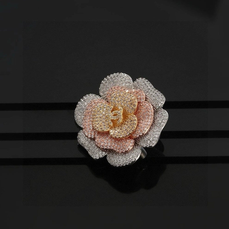 Bold Chxnxl Brooches 284661