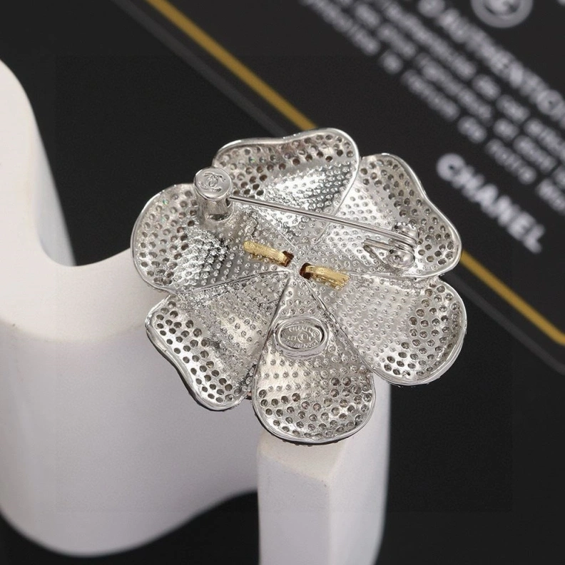 Bold Chxnxl Brooches 284661