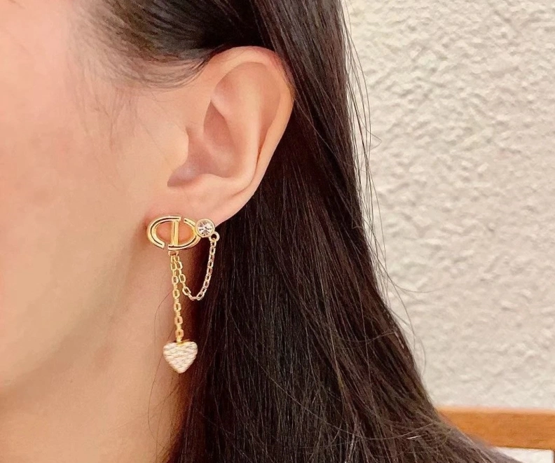 Christian Dxxr Earrings Elegant 293940