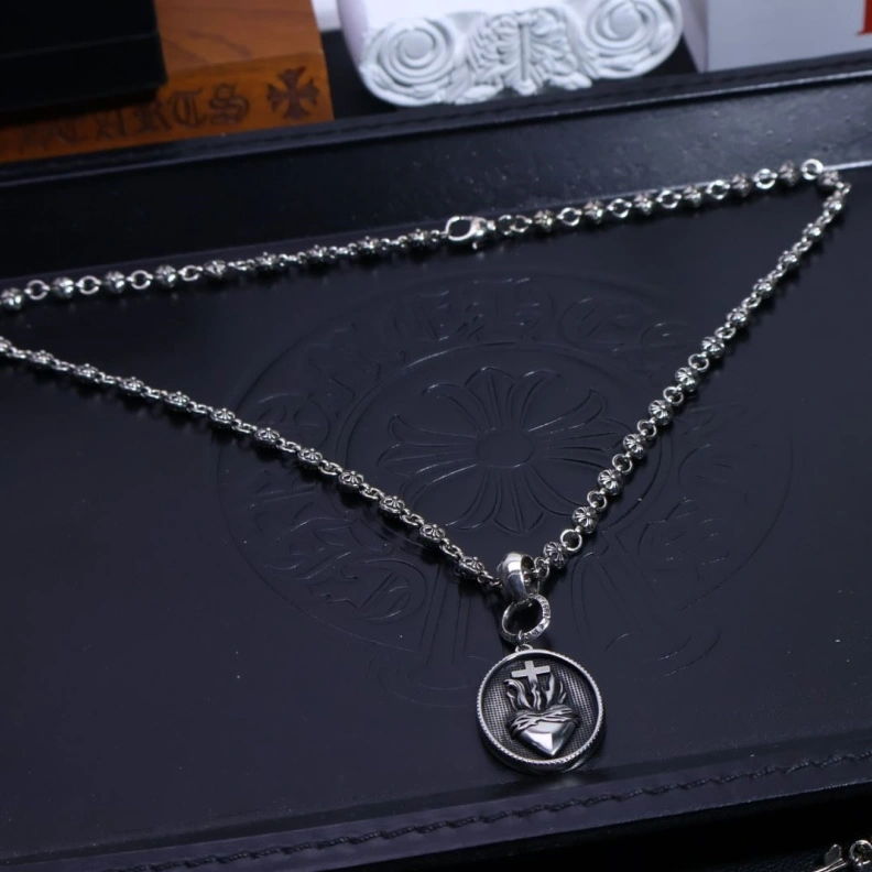 Comfortable Chrxmx Hxxrts Necklaces 296169