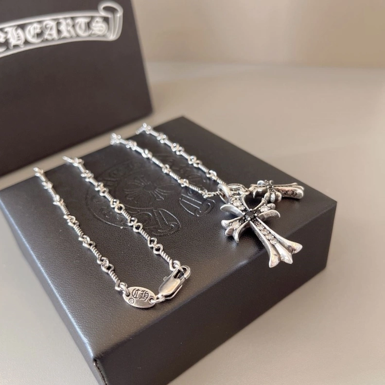 Chrxmx Hxxrts Necklaces EyeCatching 296183