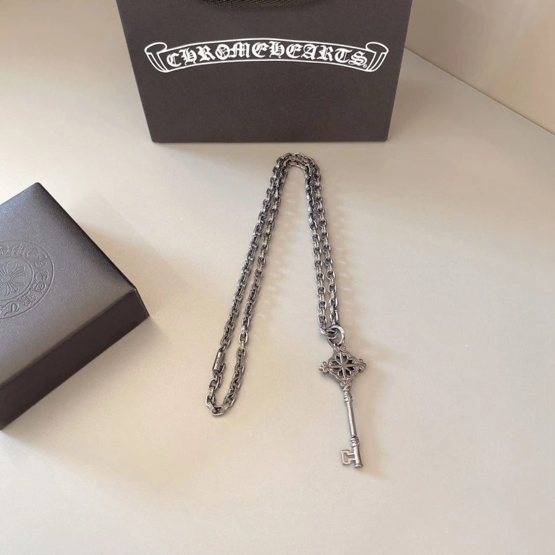 EyeCatching Chrxmx Hxxrts Necklaces 296158