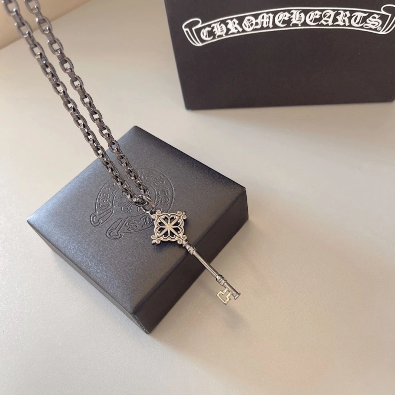 EyeCatching Chrxmx Hxxrts Necklaces 296158