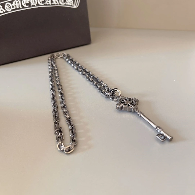 EyeCatching Chrxmx Hxxrts Necklaces 296158