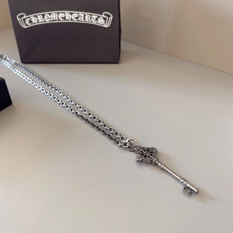 EyeCatching Chrxmx Hxxrts Necklaces 296158