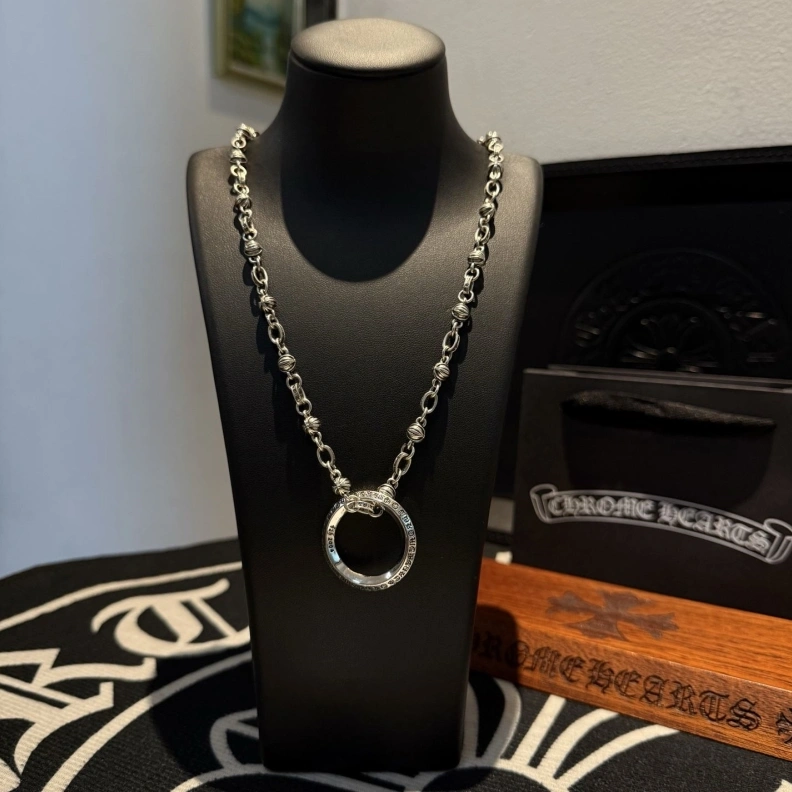 EyeCatching Chrxmx Hxxrts Necklaces 296147