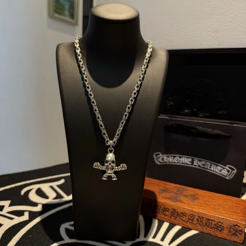 EasyMatch Chrxmx Hxxrts Necklaces 296138