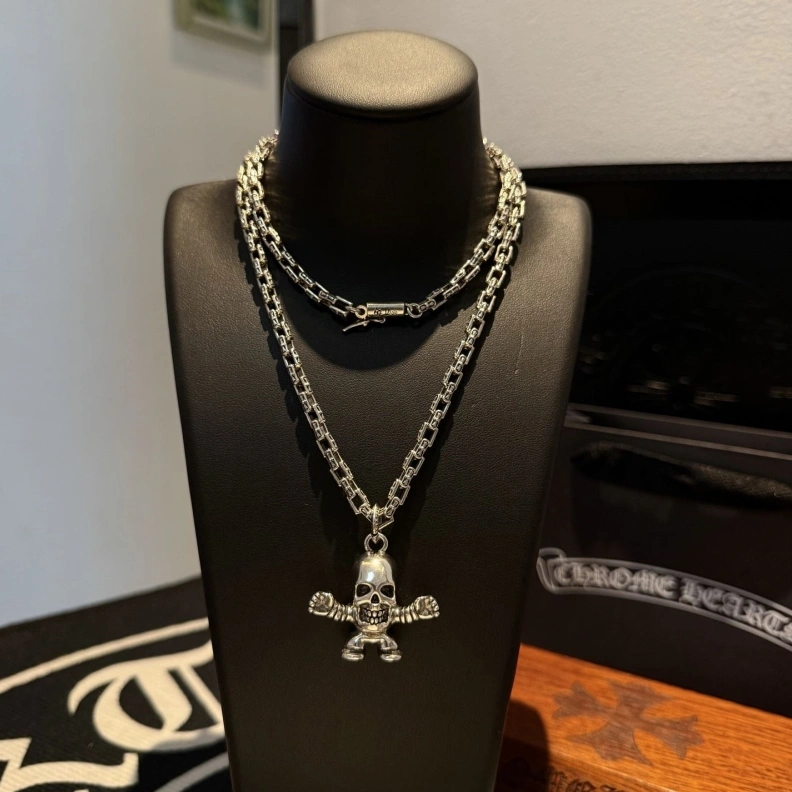 EasyMatch Chrxmx Hxxrts Necklaces 296138