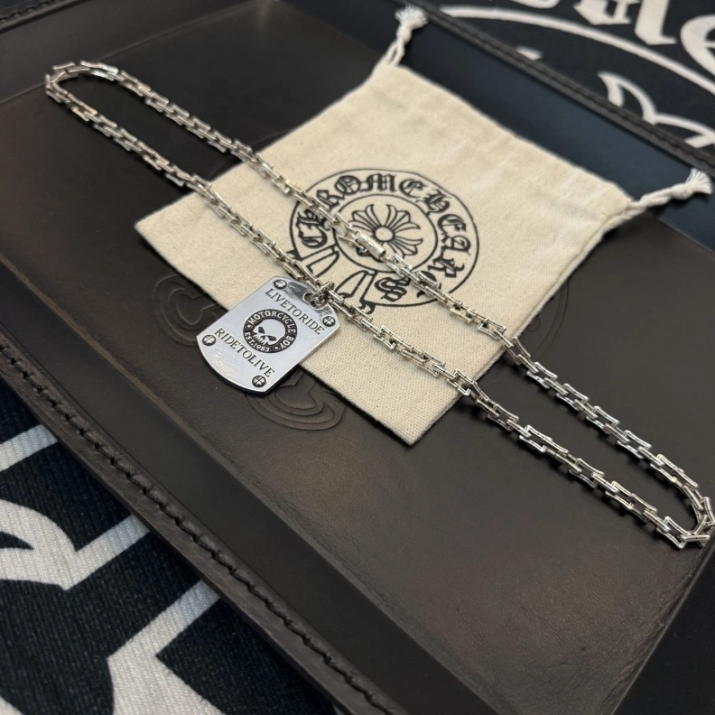 GoAnywhere Chrxmx Hxxrts Necklaces 296128
