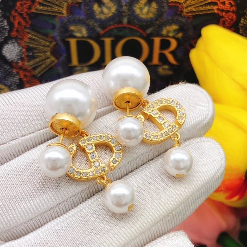 EyeCatching Christian Dxxr Earrings 294550