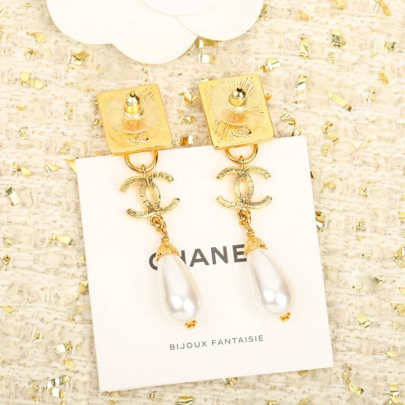 Sophisticated Chxnxl Earrings 284513