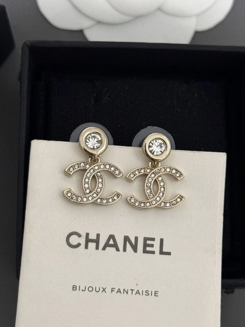 Fashionable Chxnxl Earrings 284490