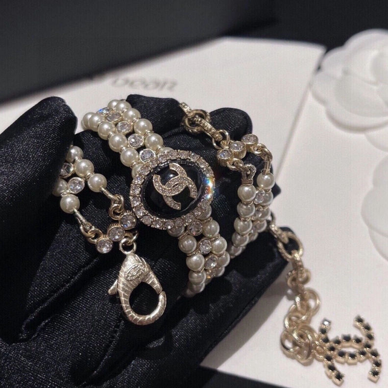 Comfortable Chxnxl Bracelets 284736