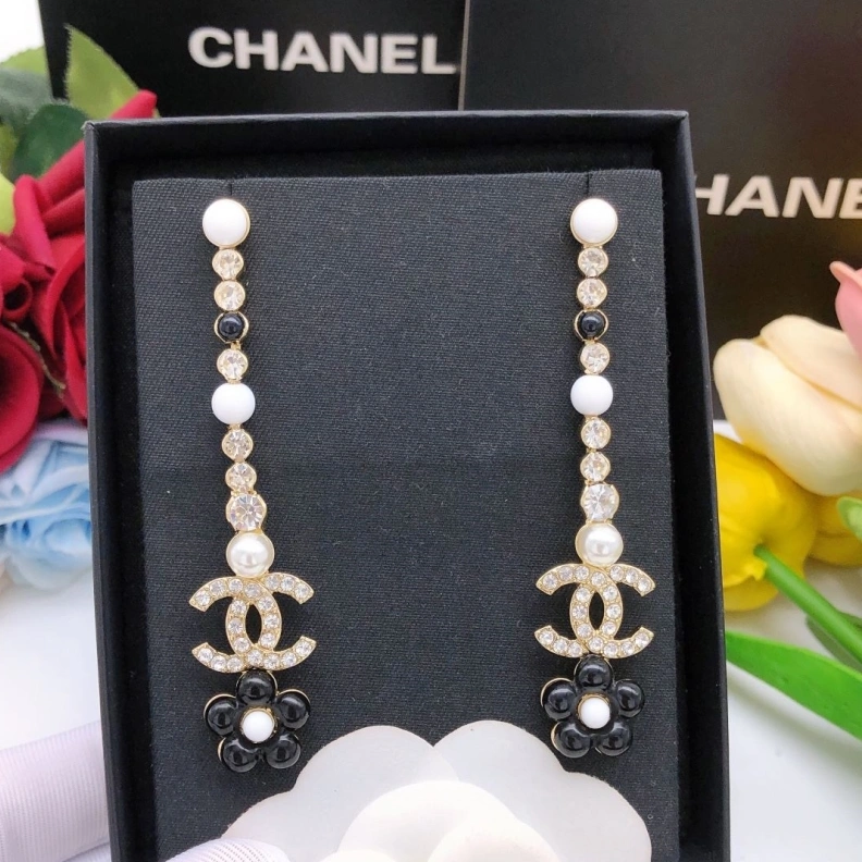 Trendsetting Chxnxl Earrings 284459