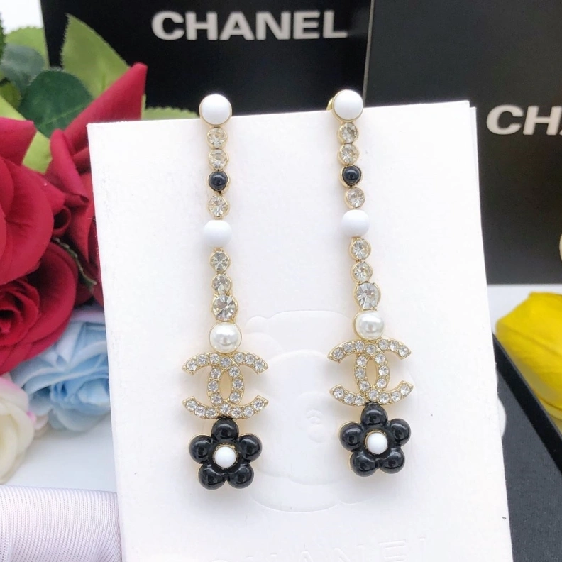 Trendsetting Chxnxl Earrings 284459