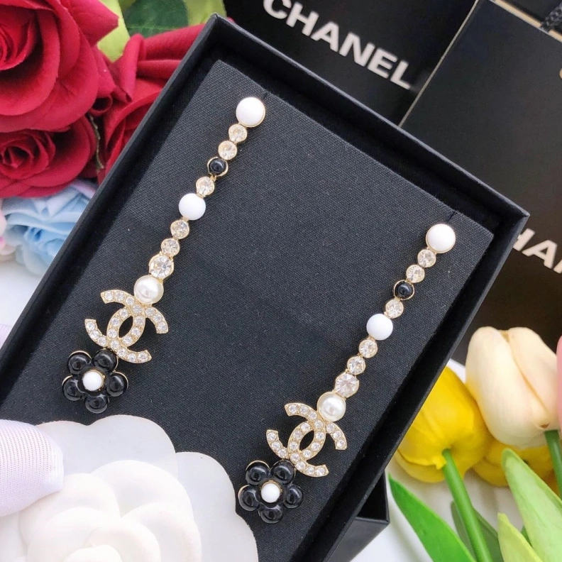 Trendsetting Chxnxl Earrings 284459