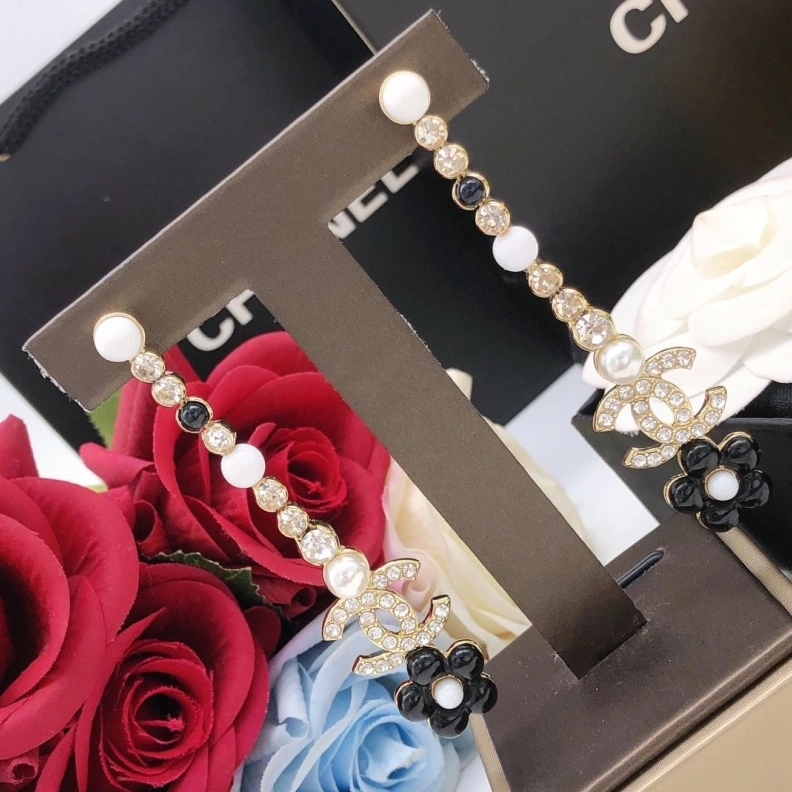 Trendsetting Chxnxl Earrings 284459