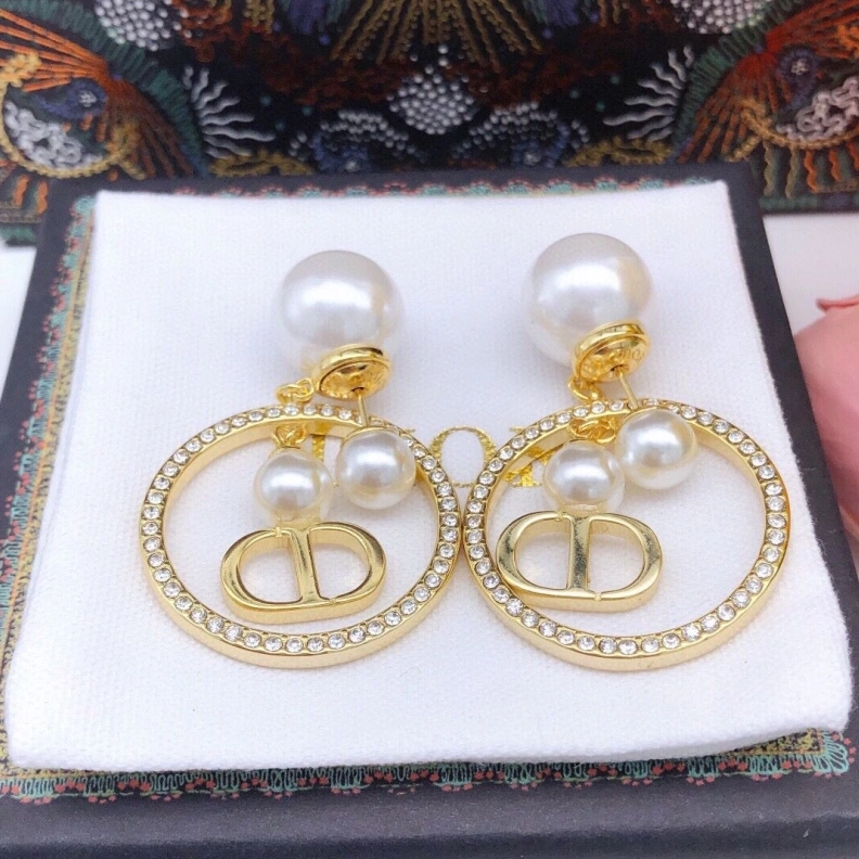 Christian Dxxr Earrings EyeCatching 294547