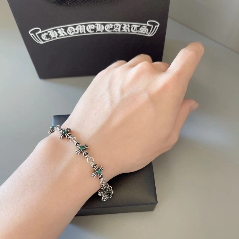 EyeCatching Chrxmx Hxxrts Bracelets 296565