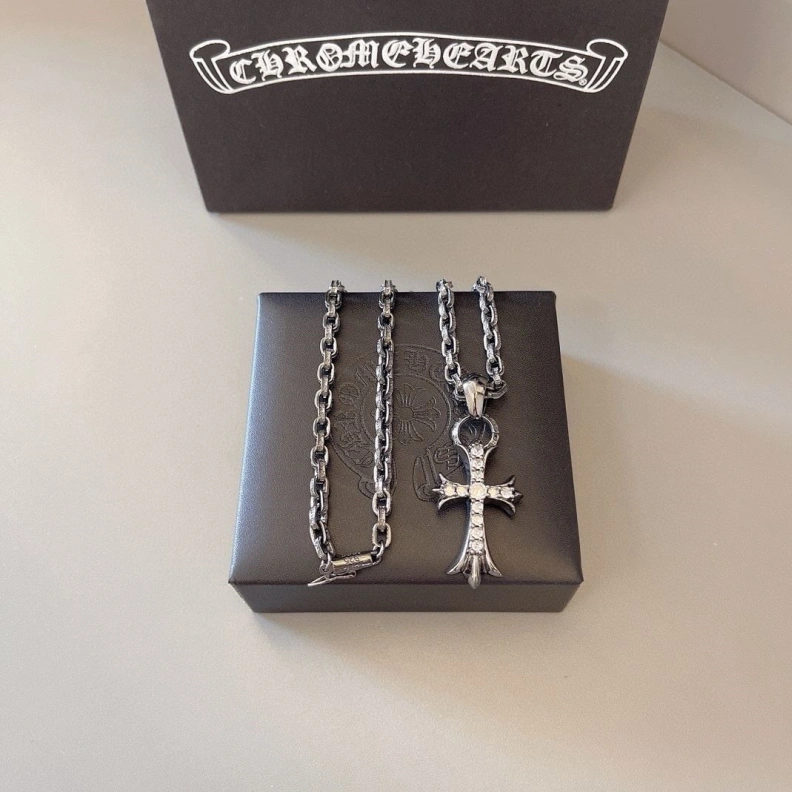 Compact Chrxmx Hxxrts Necklaces 296110