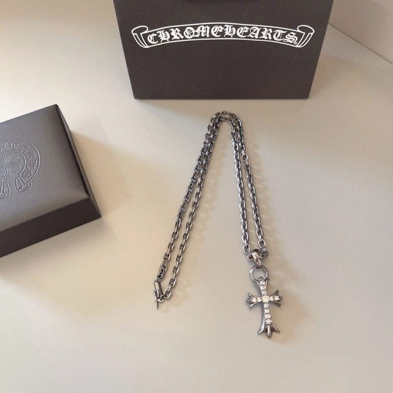 Compact Chrxmx Hxxrts Necklaces 296110