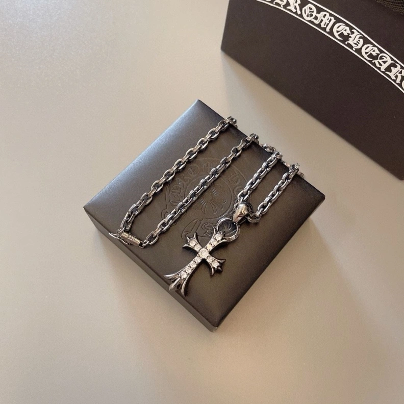 Compact Chrxmx Hxxrts Necklaces 296110
