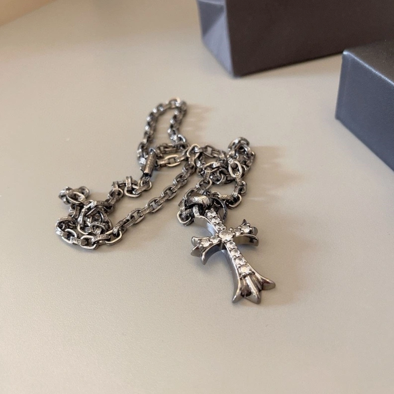 Compact Chrxmx Hxxrts Necklaces 296110
