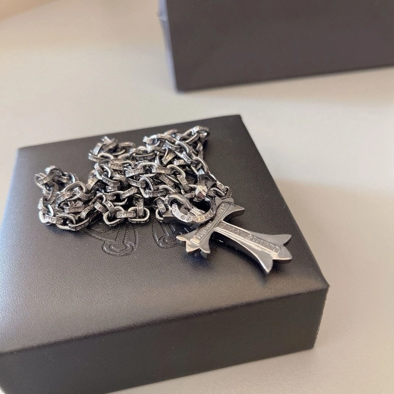 Compact Chrxmx Hxxrts Necklaces 296110