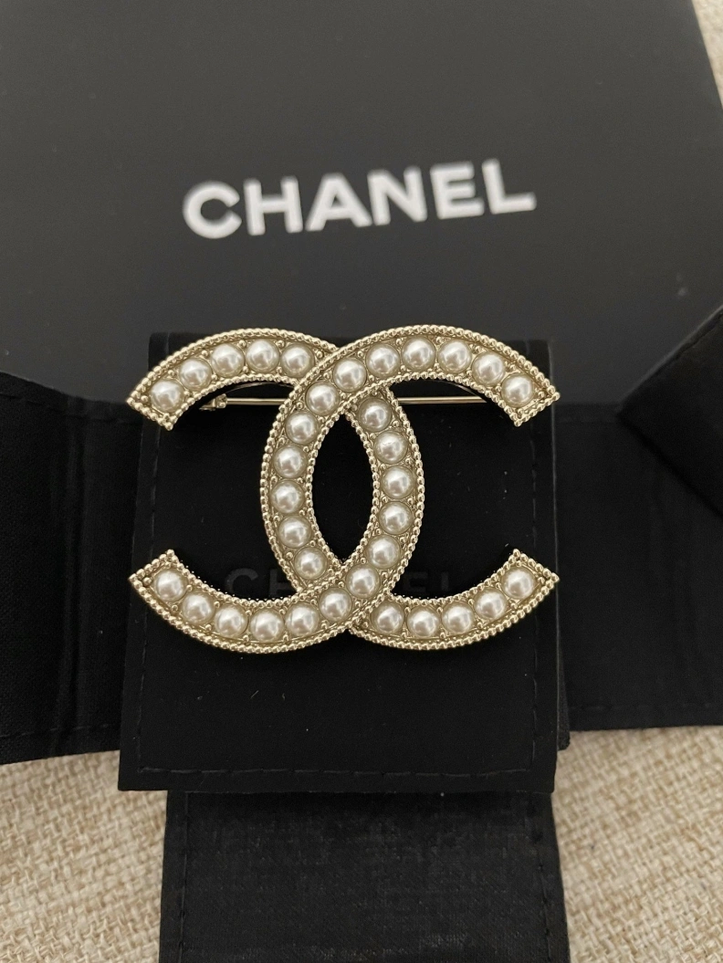 Lightweight Chxnxl Brooches 287836