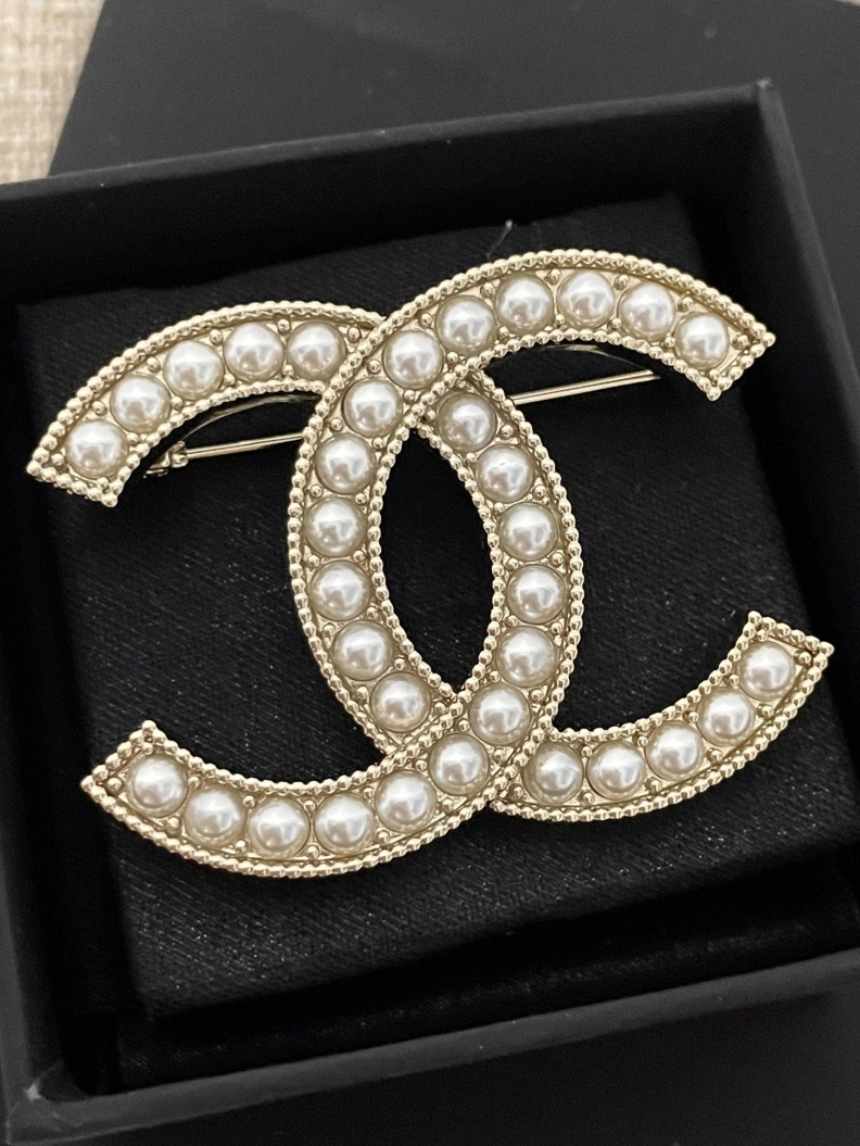 Lightweight Chxnxl Brooches 287836