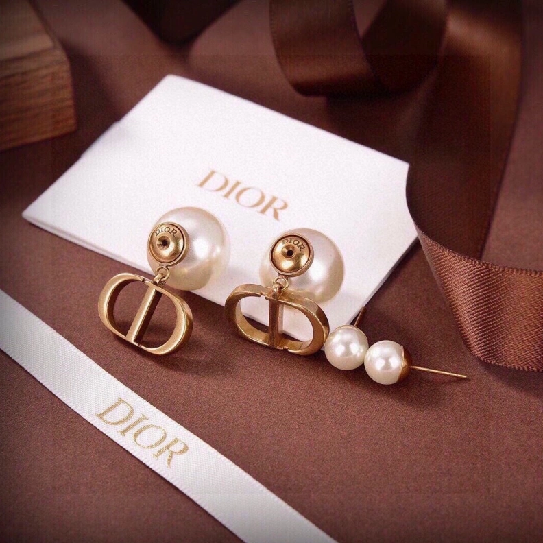 Christian Dxxr Earrings Classic 293922