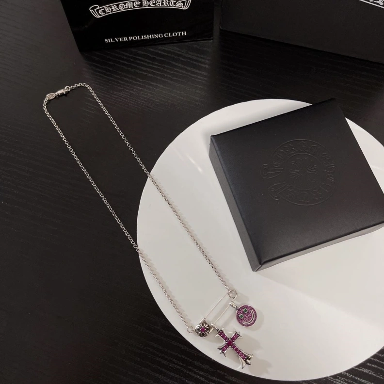 GoodFit Chrxmx Hxxrts Necklaces 297912
