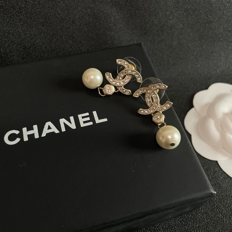 WellDesigned Chxnxl Earrings 284432